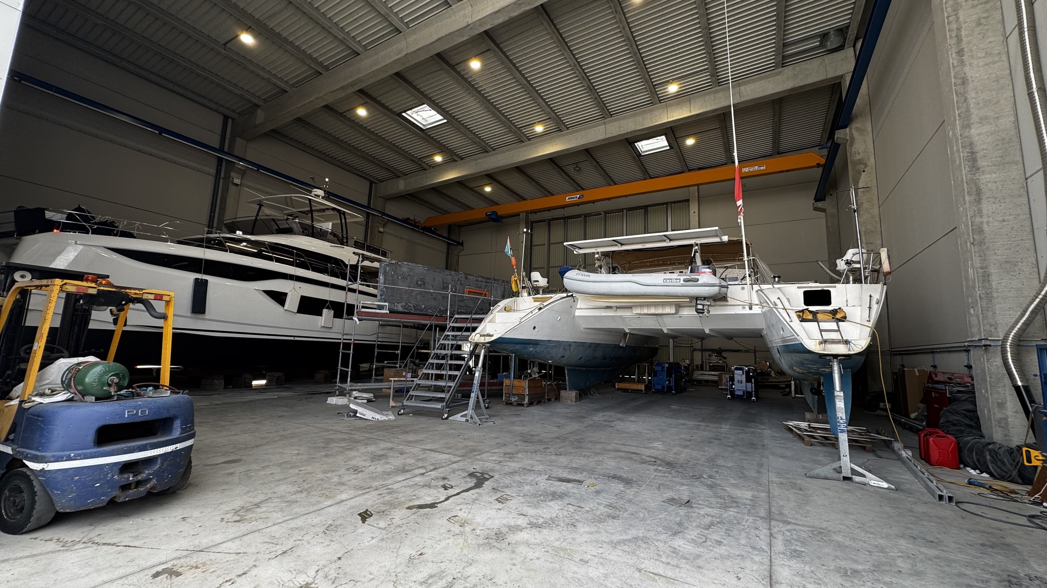 Hangar 2 (1)
