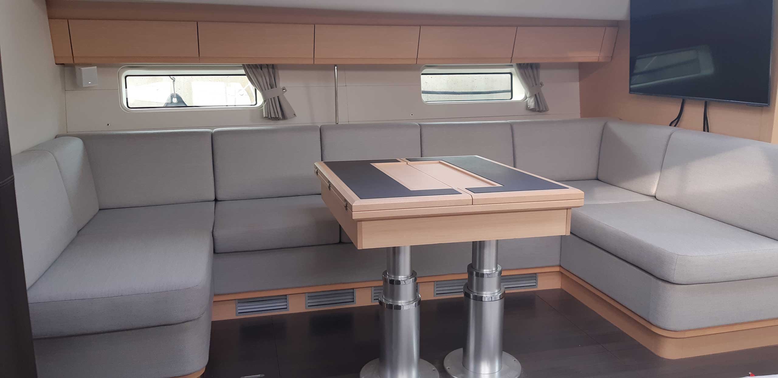 entreprise-sellerie-pour-bateau-mdcp-yacht-refit-commissioning bateau-manutention-mdcp-refit-commissioning-canet-66