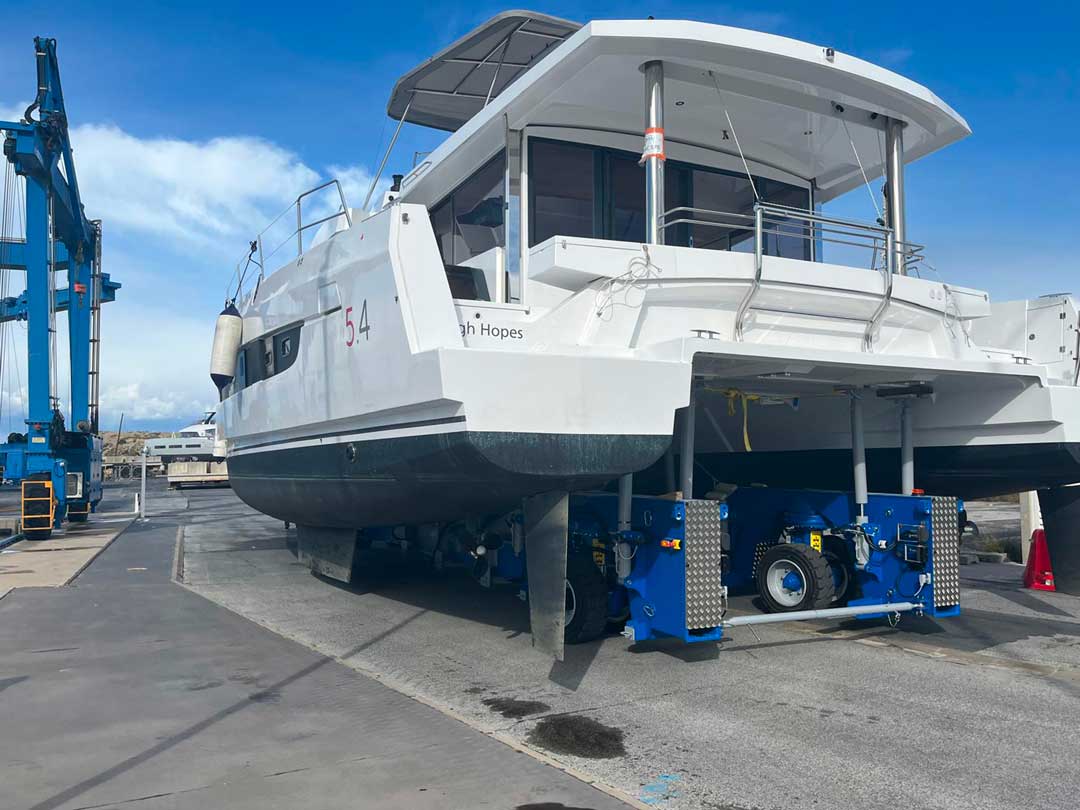 manutention-catamaran-refit-commissioning-canet-66 bateau-manutention-mdcp-refit-commissioning-canet-66
